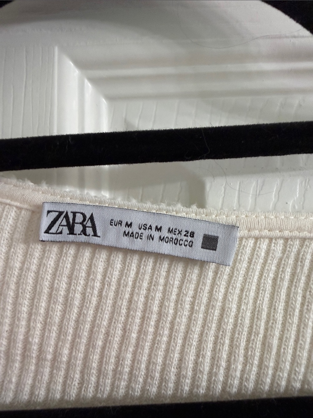 Zara Cream Ribbed Ruffle-Hem Buttoned top - Picture 2 of 3